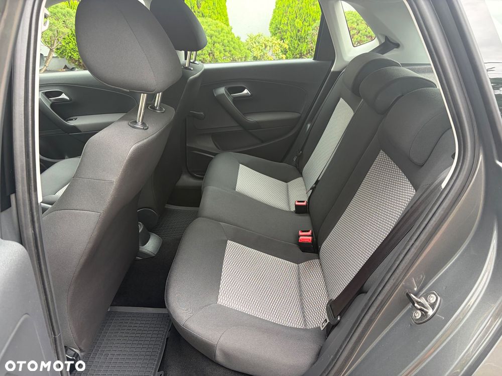 Volkswagen Polo 1.4 Comfortline - 24