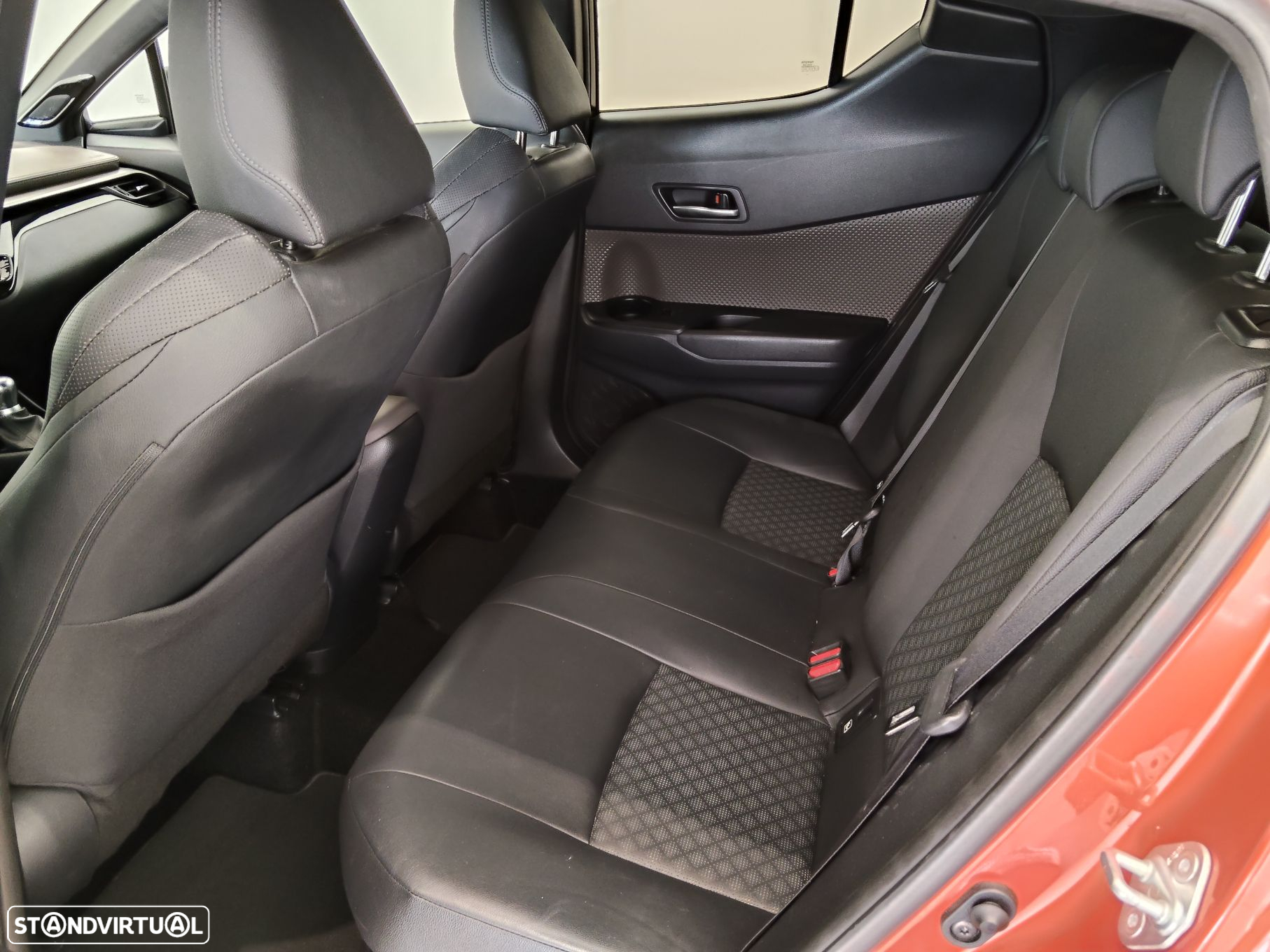 Toyota C-HR 2.0 Hybrid Premier Edition - 15