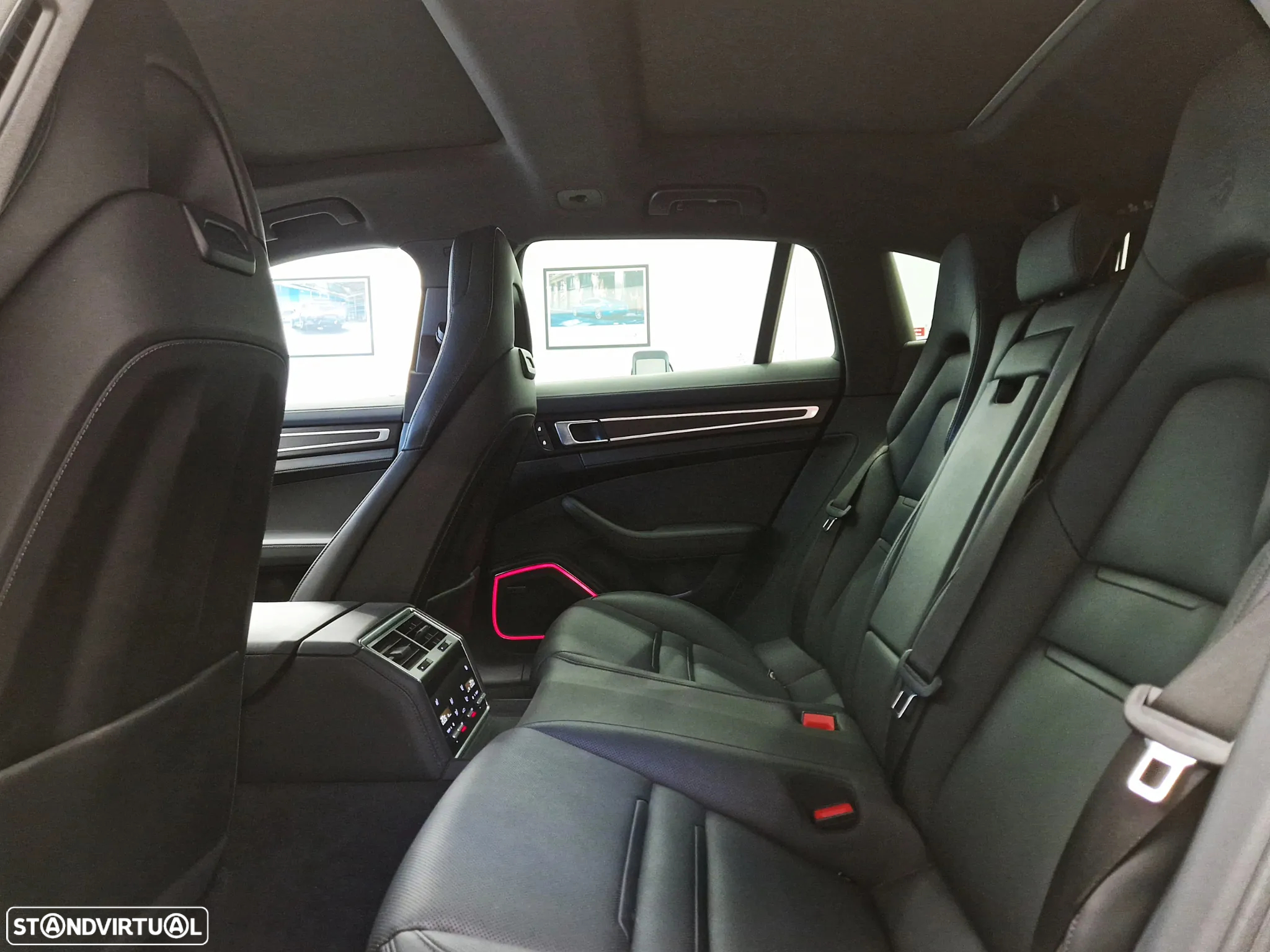Porsche Panamera Sport Turismo 4 E-Hybrid Platinum Edition - 30