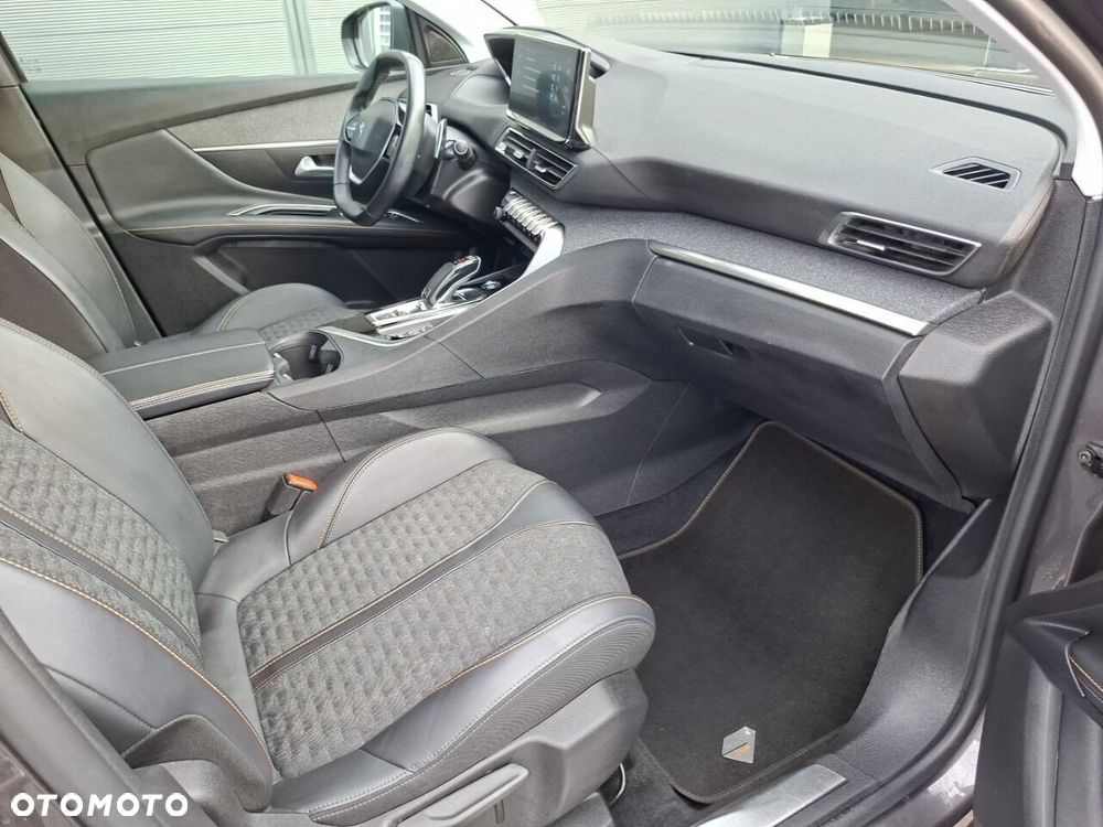 Peugeot 3008 1.2 PureTech Road Trip S&S EAT8 - 27