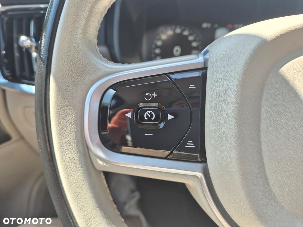Volvo V90 Cross Country D5 AWD - 23