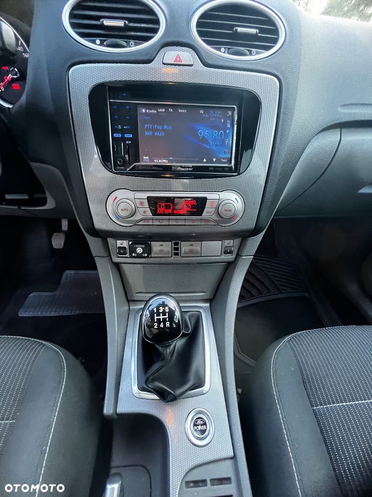 Ford Focus 1.6 16V Ambiente - 10