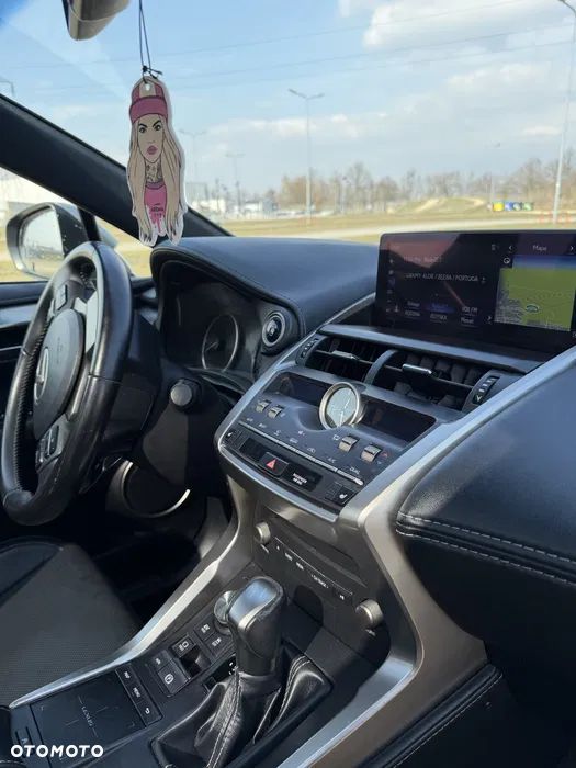Lexus NX 300h Comfort AWD - 4