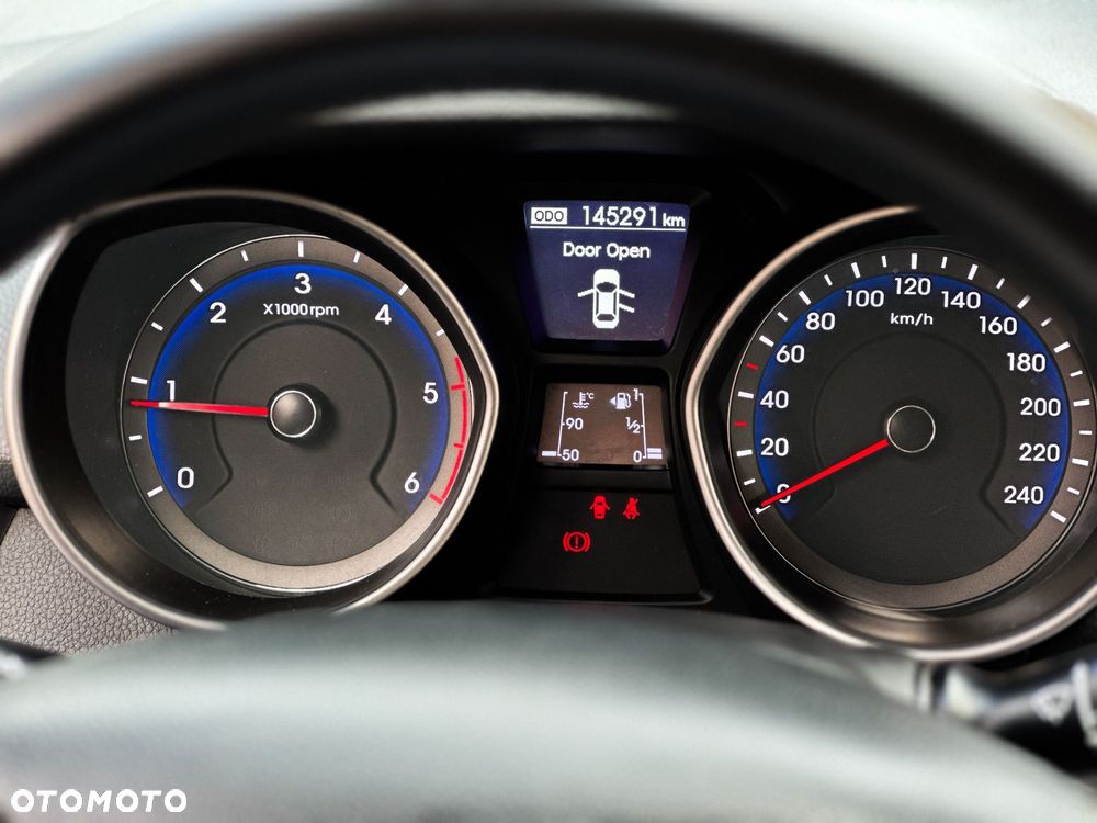 Hyundai i30 1.6 CRDI Fifa World Cup Edition - 36