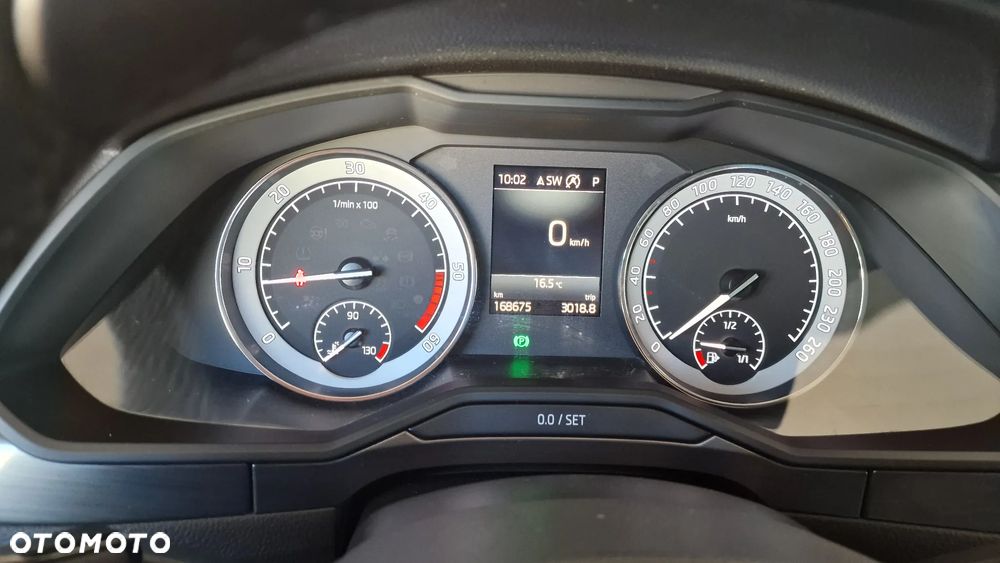 Skoda Superb 2.0 TDI SCR 4x4 Style DSG - 9