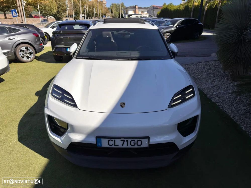 Porsche Macan Electric 4 - 9