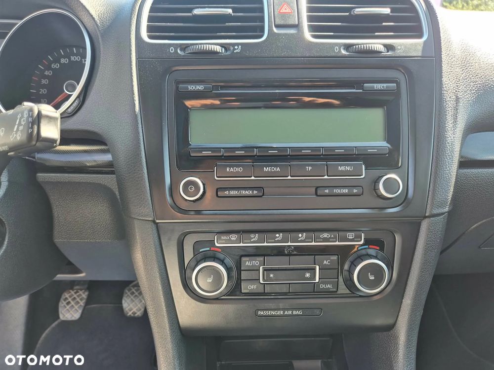 Volkswagen Golf 1.6 TDI Highline - 17