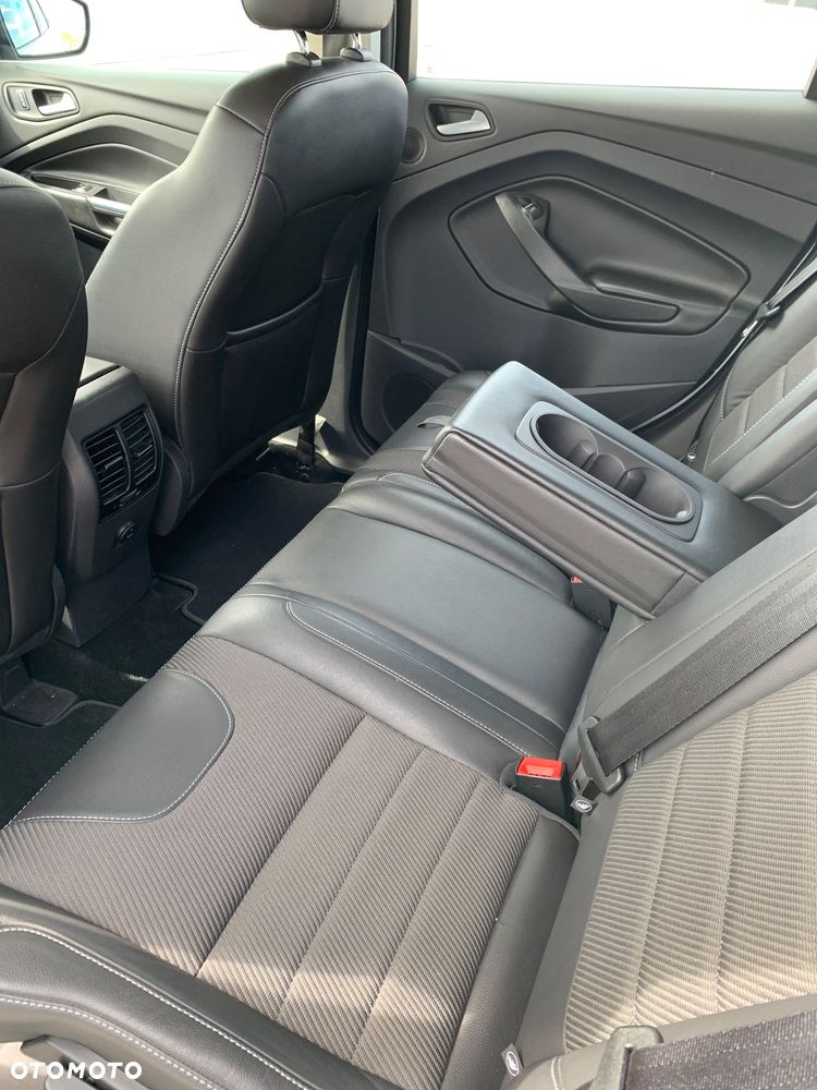 Ford Kuga 2.0 TDCi 2x4 Titanium - 9