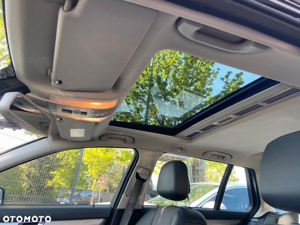 Mercedes-Benz Klasa C 180 CGI Automatik BlueEFFICIENCY Avantgarde - 15