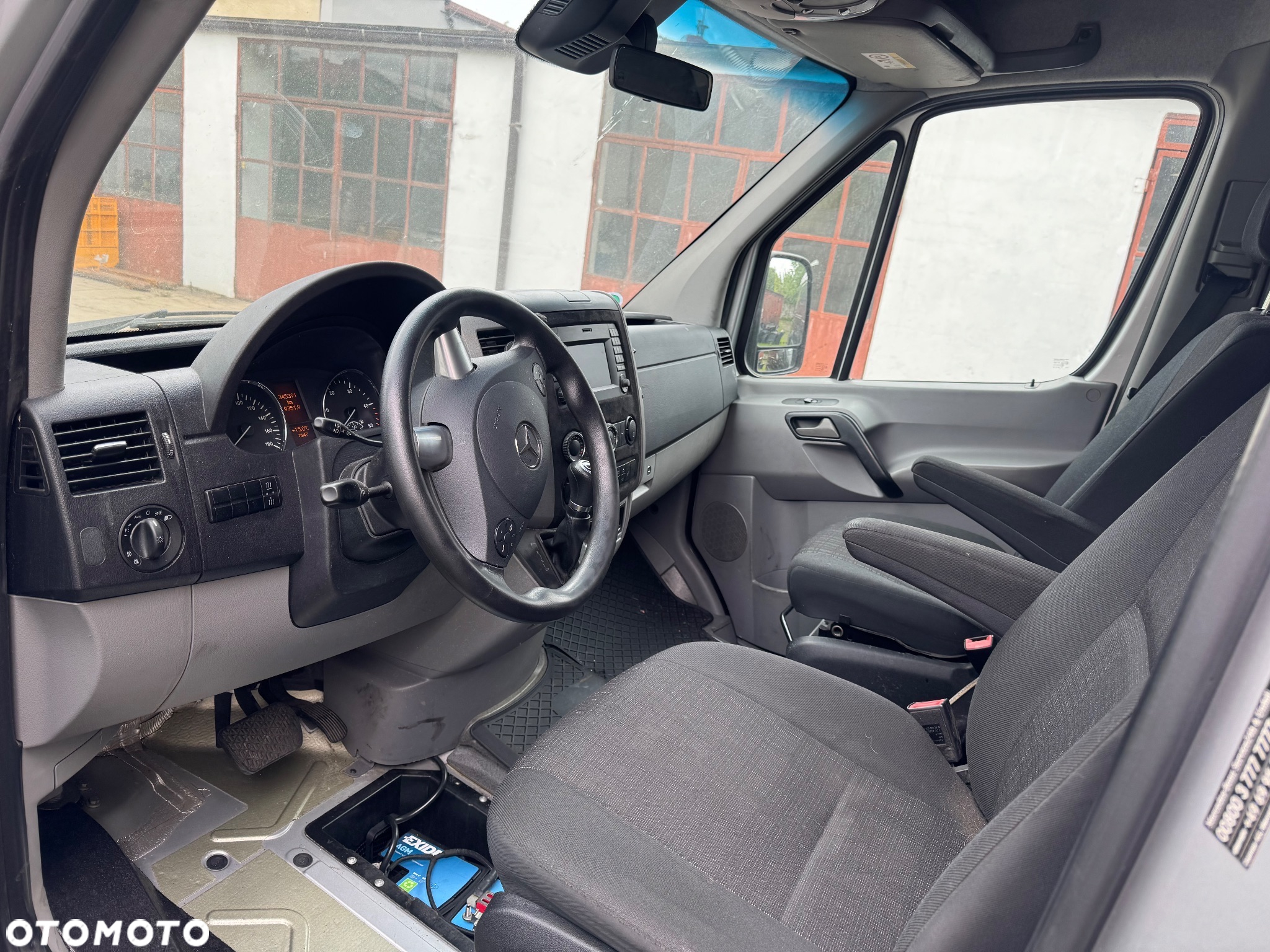 Mercedes-Benz Sprinter - 9