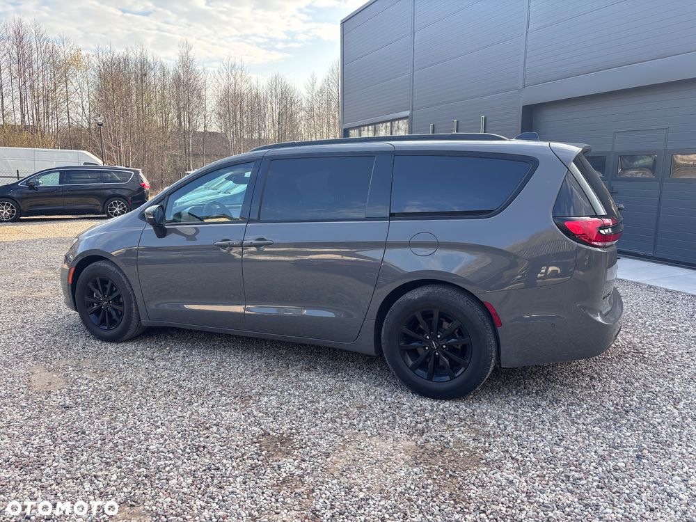 Chrysler Pacifica - 6