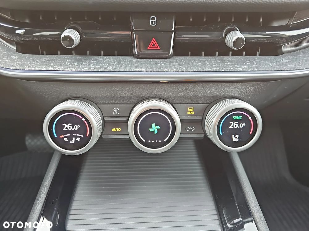 Skoda Superb 2.0 TDI SCR Selection DSG - 21