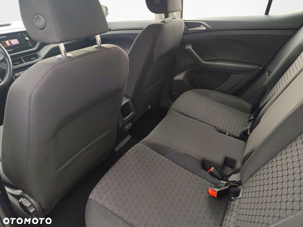 Volkswagen T-Cross - 12