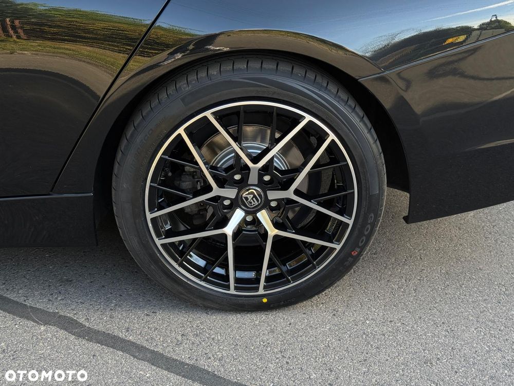 BMW Seria 3 320i GPF xDrive Sport Line Shadow - 14