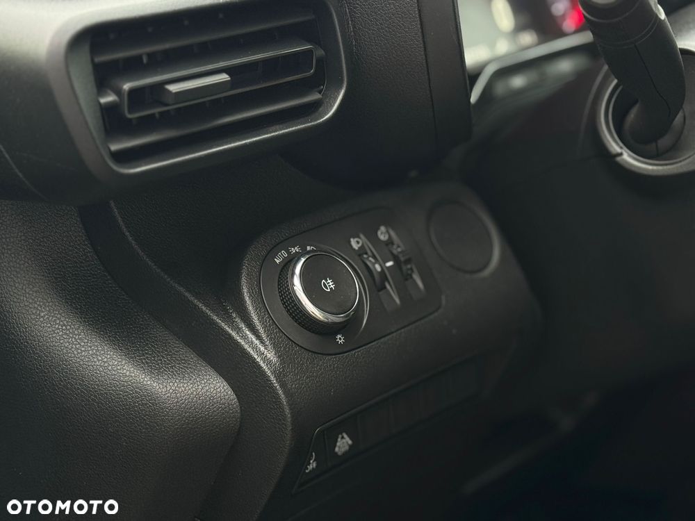 Opel Combo 1.2 Turbo Enjoy S&S - 27