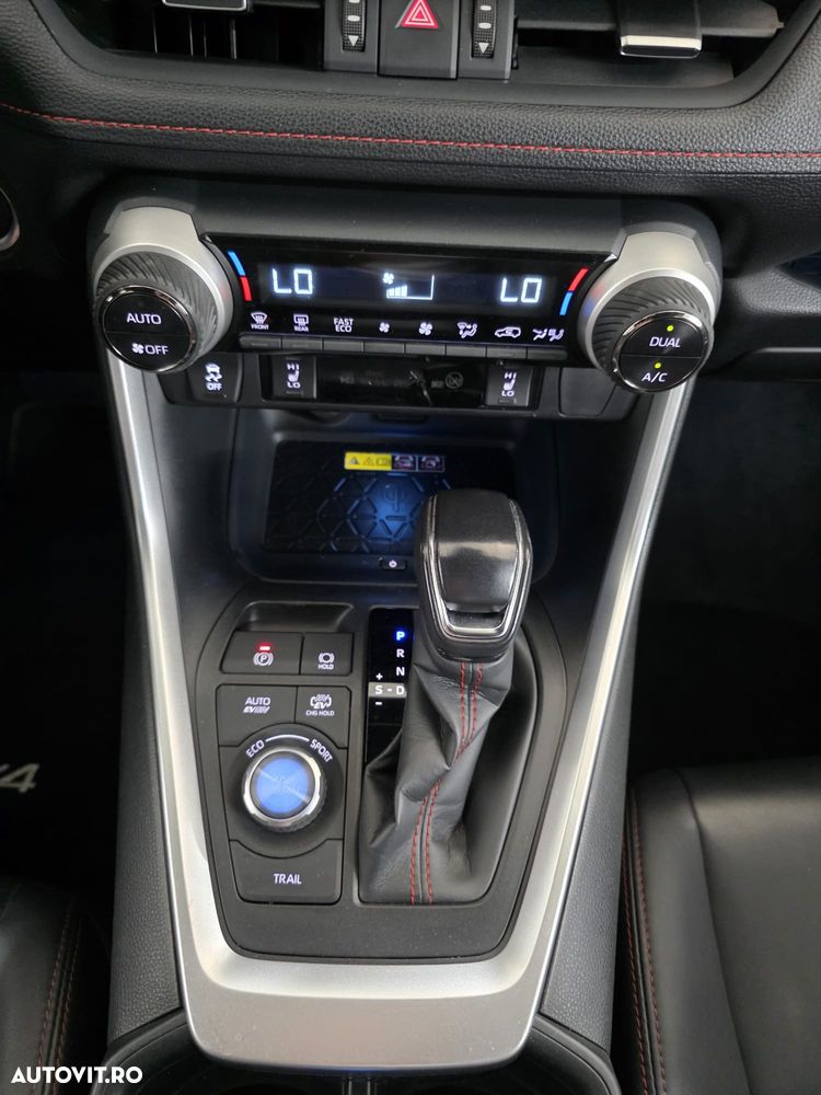 Toyota RAV4 2.5 PHEV VVT-iE 4x4 Style Bi-Tone - 25