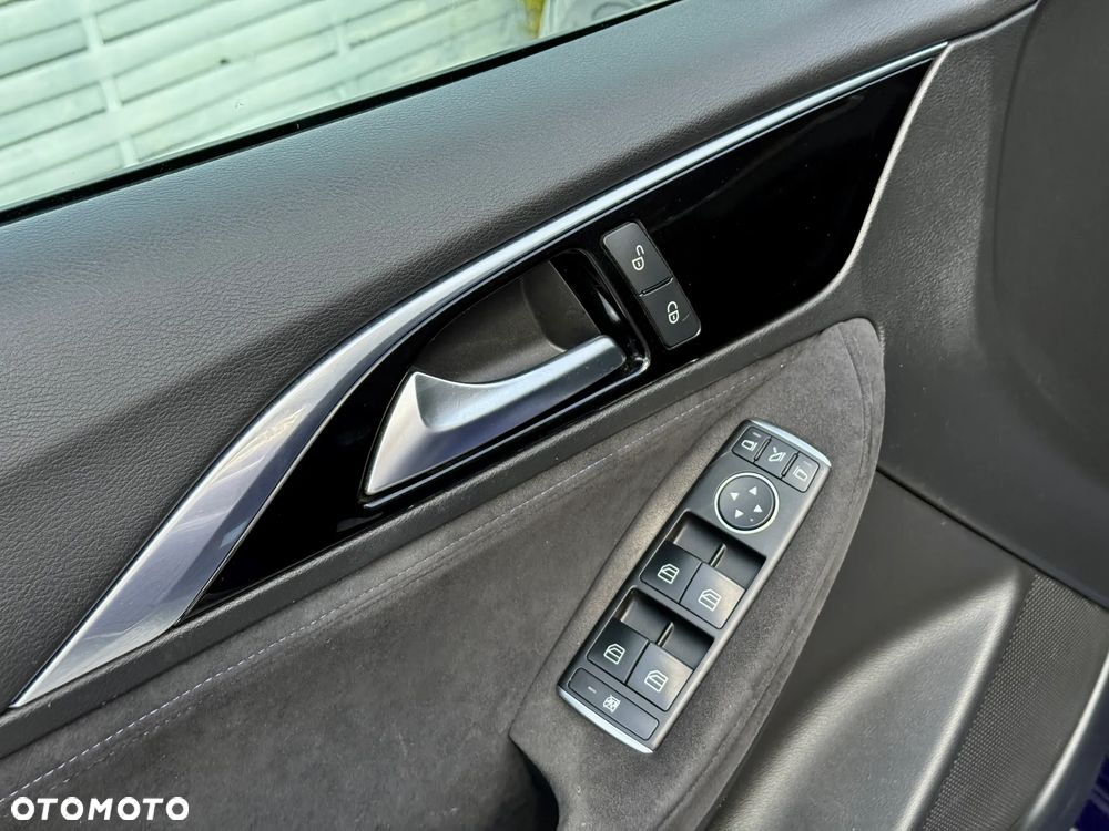 Infiniti Q30 1.6t Premium Tech - 17