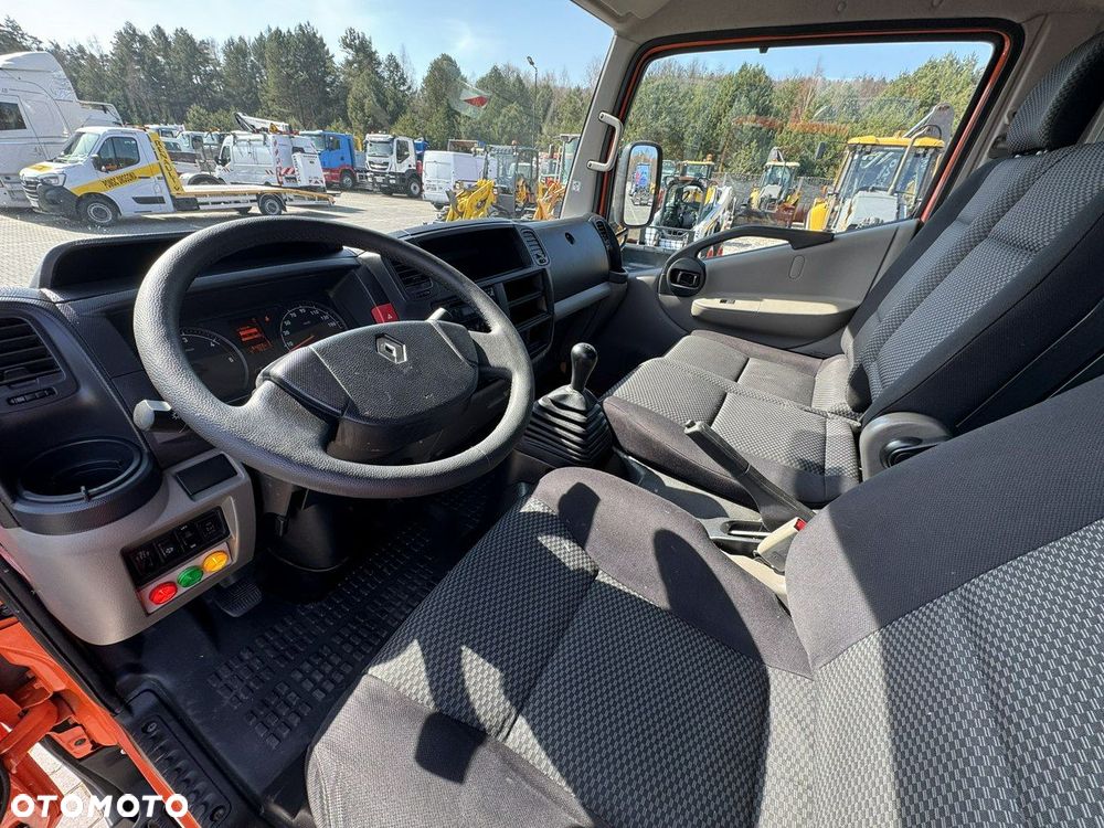 Renault Maxity - 29