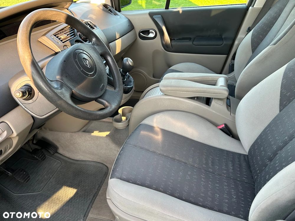 Renault Scenic 2.0 Confort Authentique - 20
