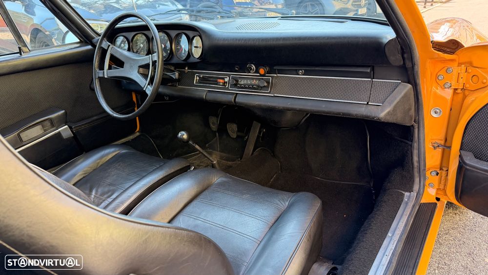 Porsche 911 Série F - 40