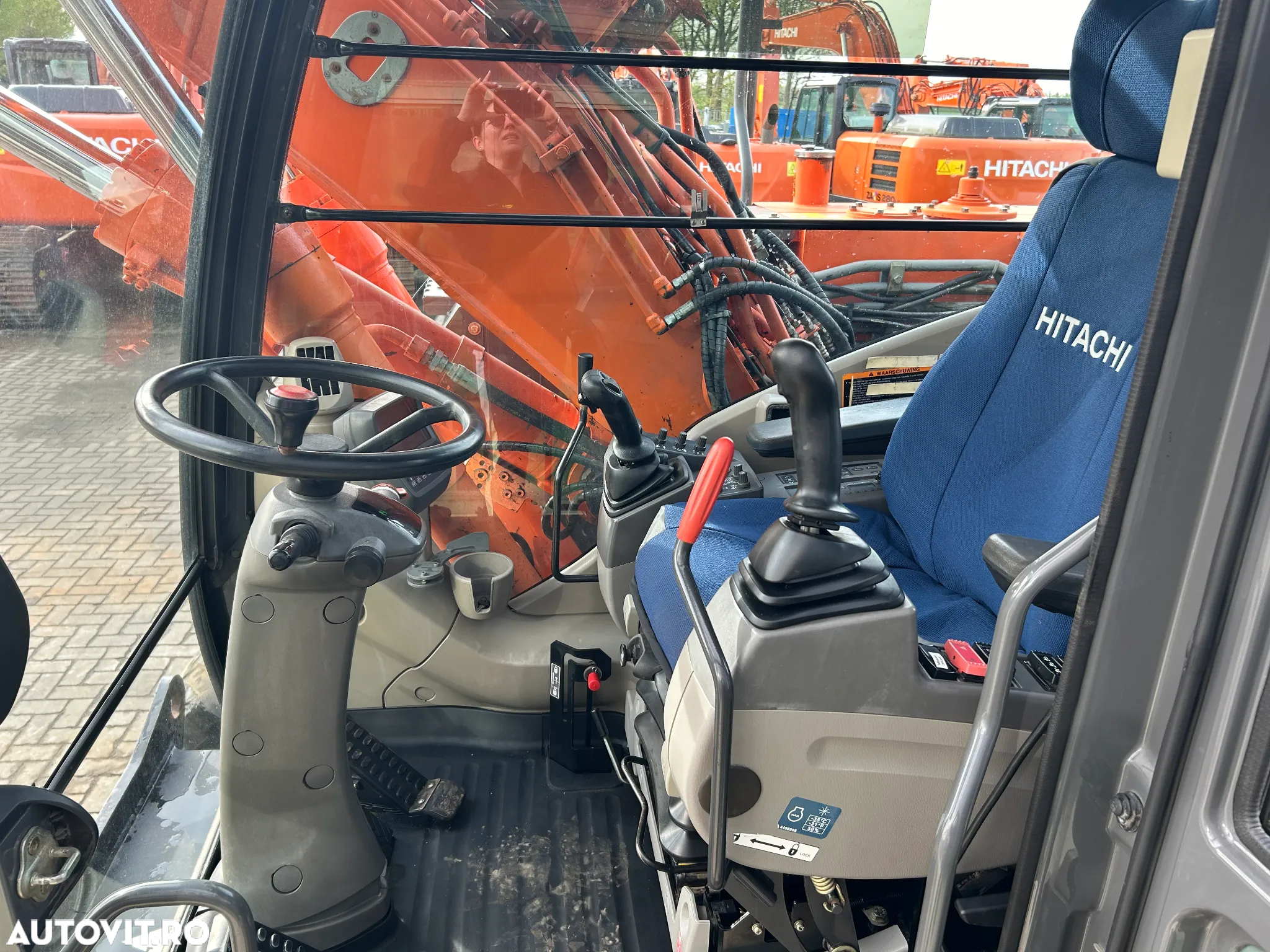 Hitachi ZX140W-3 - 5
