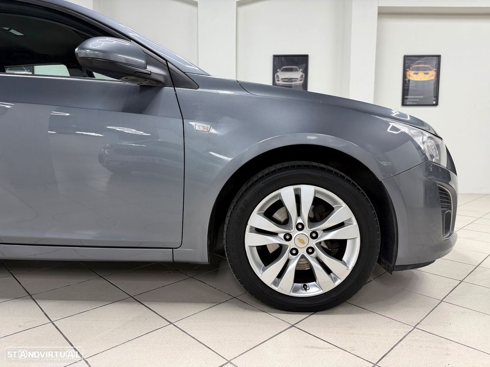 Chevrolet Cruze SW 1.7 VCDi LTZ - 2