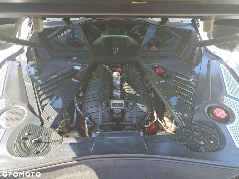 Chevrolet Corvette - 11