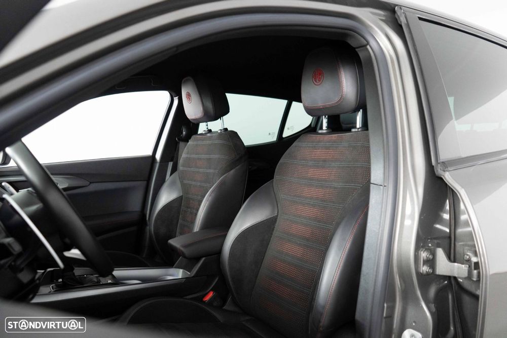 Alfa Romeo Tonale 1.3 Plug-In Hybrid Veloce e-AWD - 9