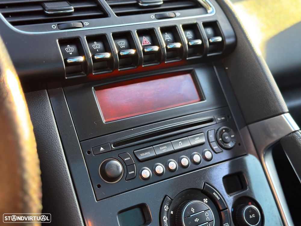 Peugeot 3008 1.6 HDi Executive - 19