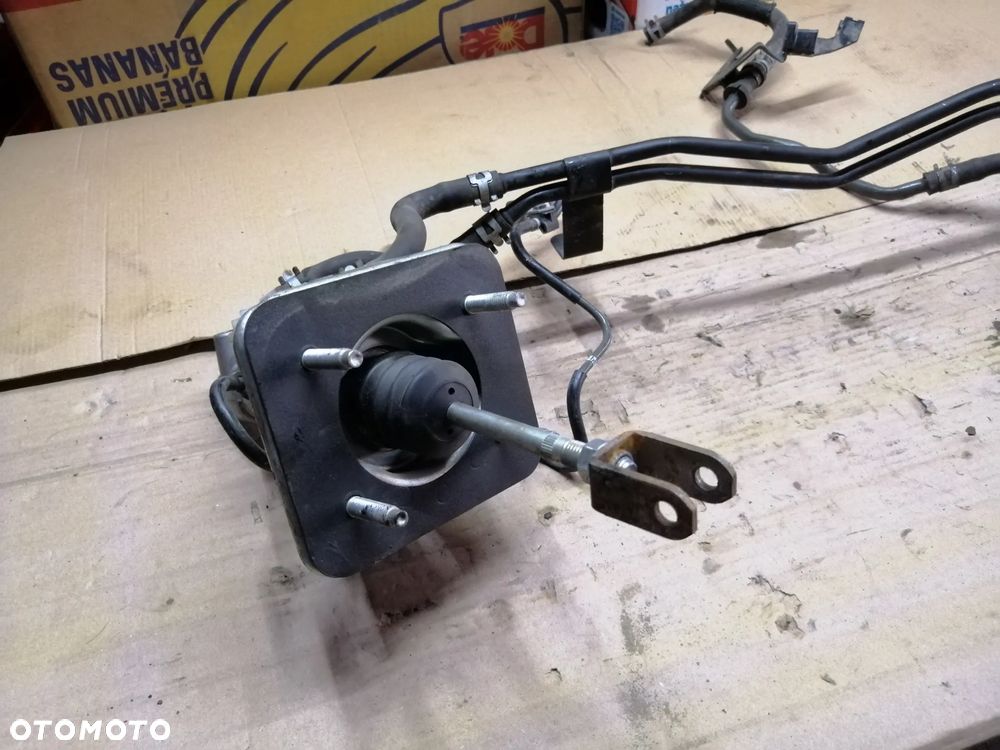 Toyota Prius II hybrid 1.5 16V pompa hamulcowa przewody zbiorniczek 47270-47010  132030-40120 - 27