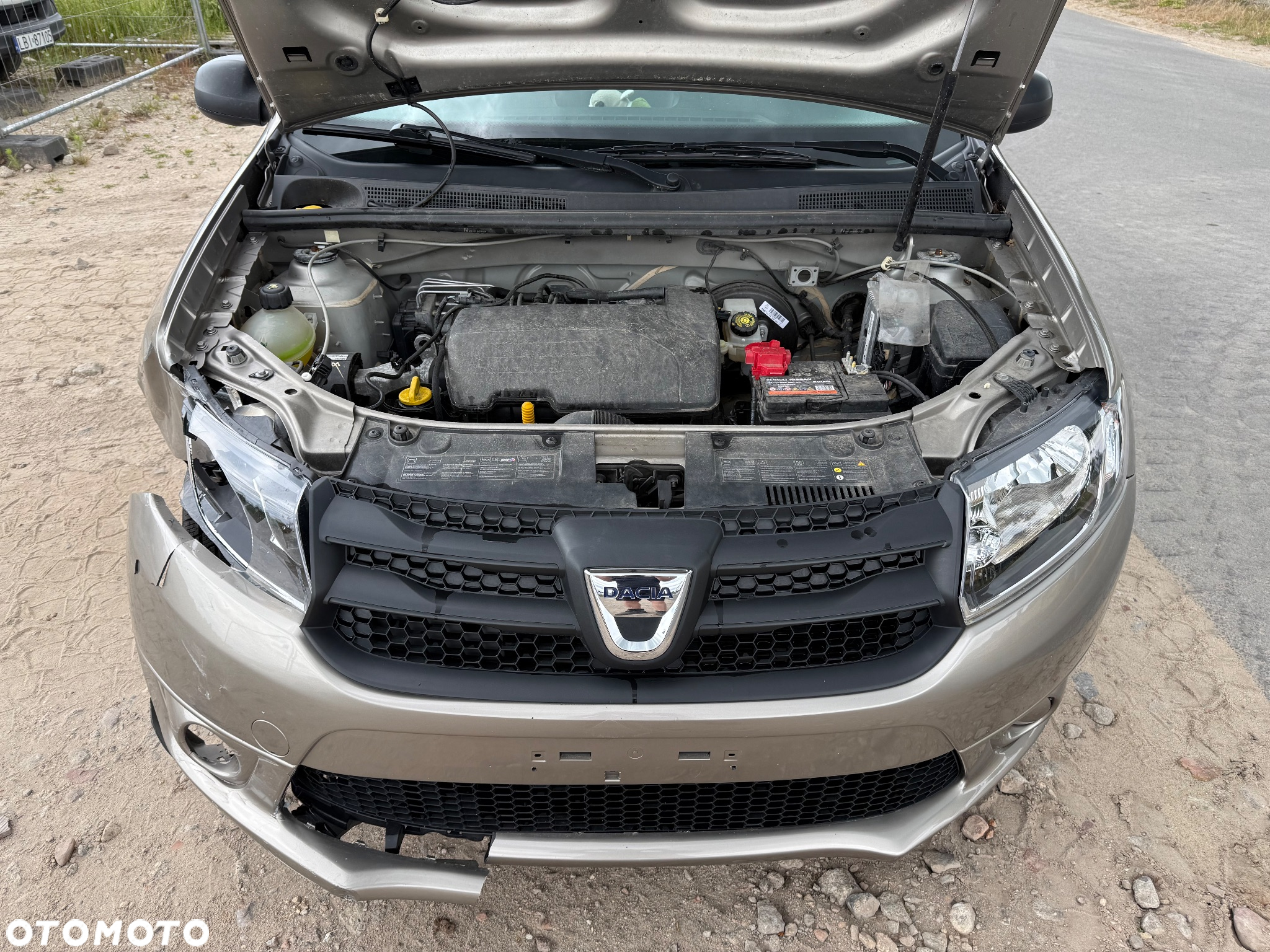 Dacia Sandero 1.2 16V 75 Laureate - 14