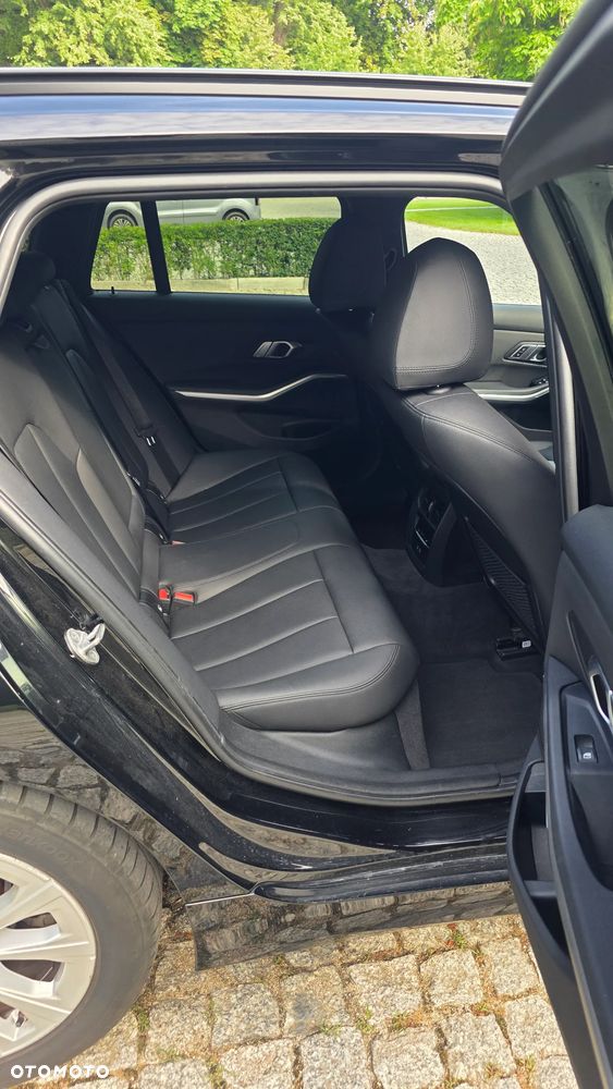 BMW Seria 3 318d MHEV Business Edition - 17