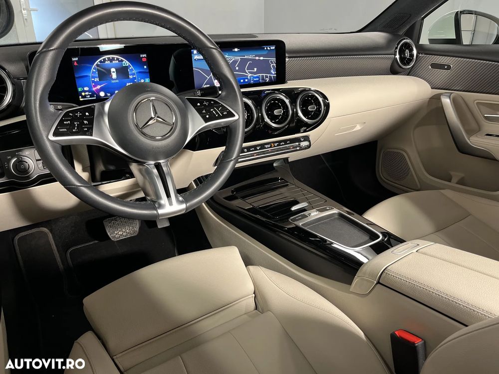 Mercedes-Benz A 180 Sedan 7G-DCT Progressive - 12