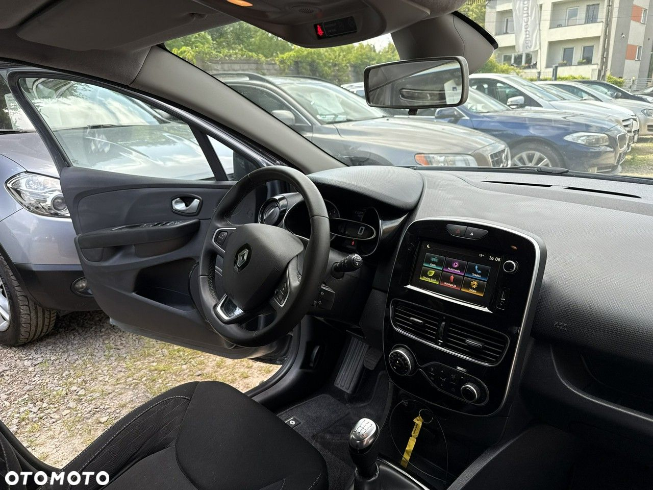 Renault Clio - 23