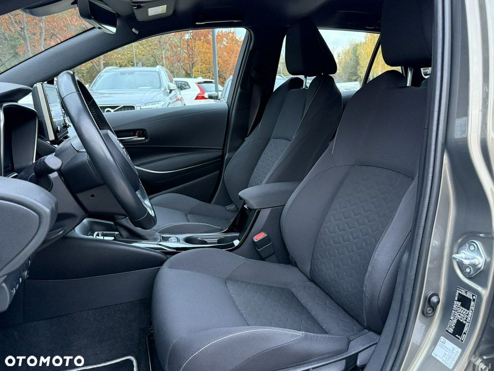 Toyota Corolla - 12