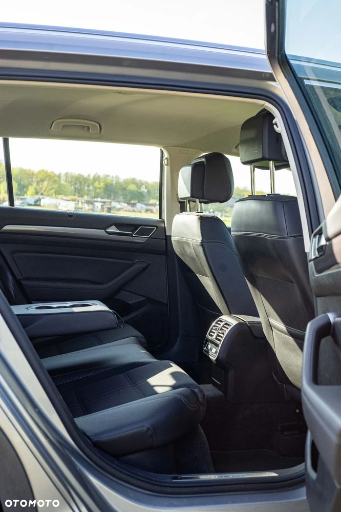 Volkswagen Passat 2.0 TDI Bi-Turbo BMT 4Mot Highline DSG - 10