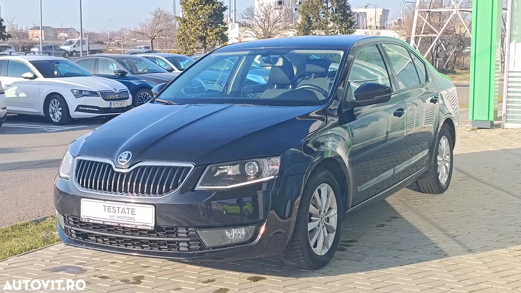 Skoda Octavia 1.6 TDI DSG Ambition - 1