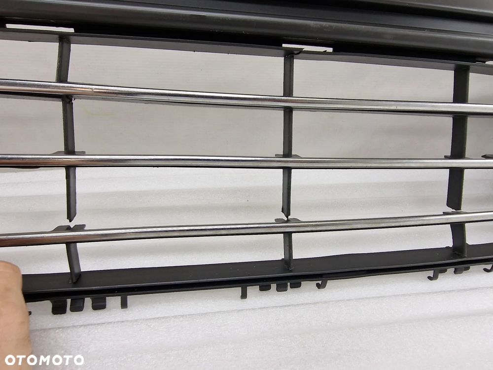 FORD GALAXY MK2 LIFT 09-15 Z CHROMAMI KRATKA ŚRODKOWA ZDERZAKA PRZEDNIEGO , NR AM21-17B968-AC , NR AUKCJI K144 - 14