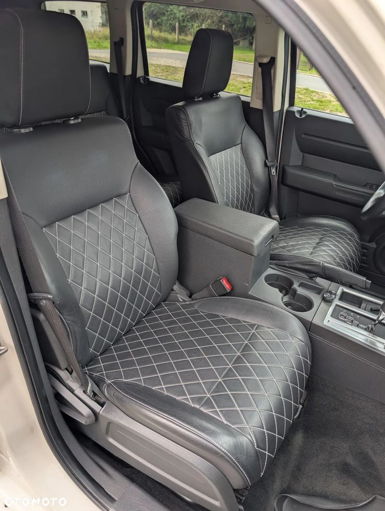 Dodge Nitro - 23