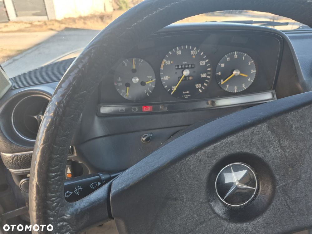 Mercedes-Benz W123 - 6