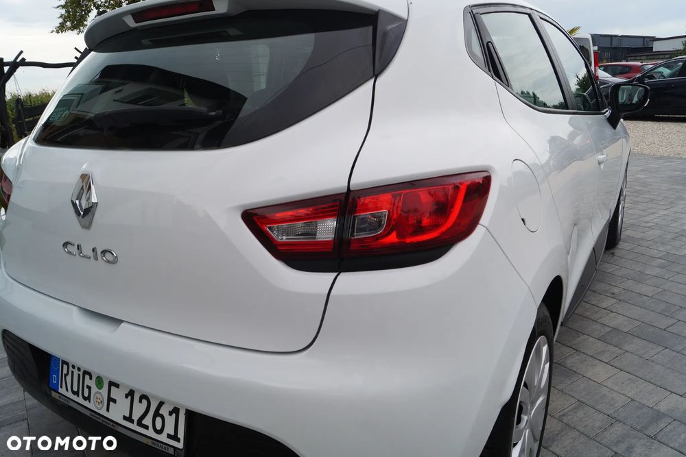 Renault Clio 1.2 16V 75 LIMITED - 14