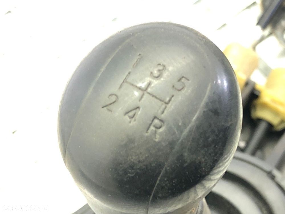 DŹWIGNIA ZMIANY BIEGÓW - 69.00 PLN - TOYOTA YARIS (_P9_) 2005 - 2014 1.0 VVT-i (KSP90_) 51 kW [69 - 4