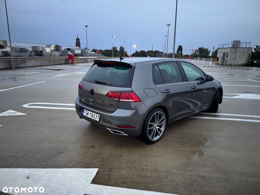 Volkswagen Golf - 6