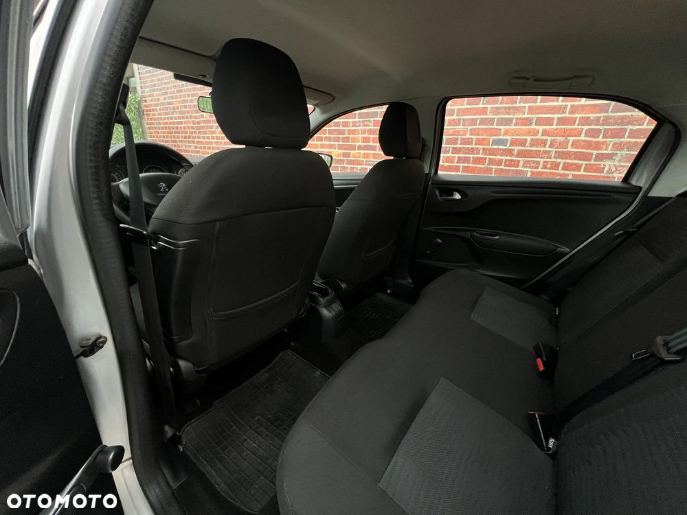 Peugeot 301 1.2 Pure Tech Active S&S ETG - 8