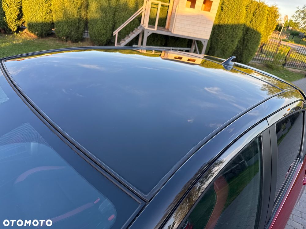 Toyota Yaris Hybrid 100 Selection Platinum - 20