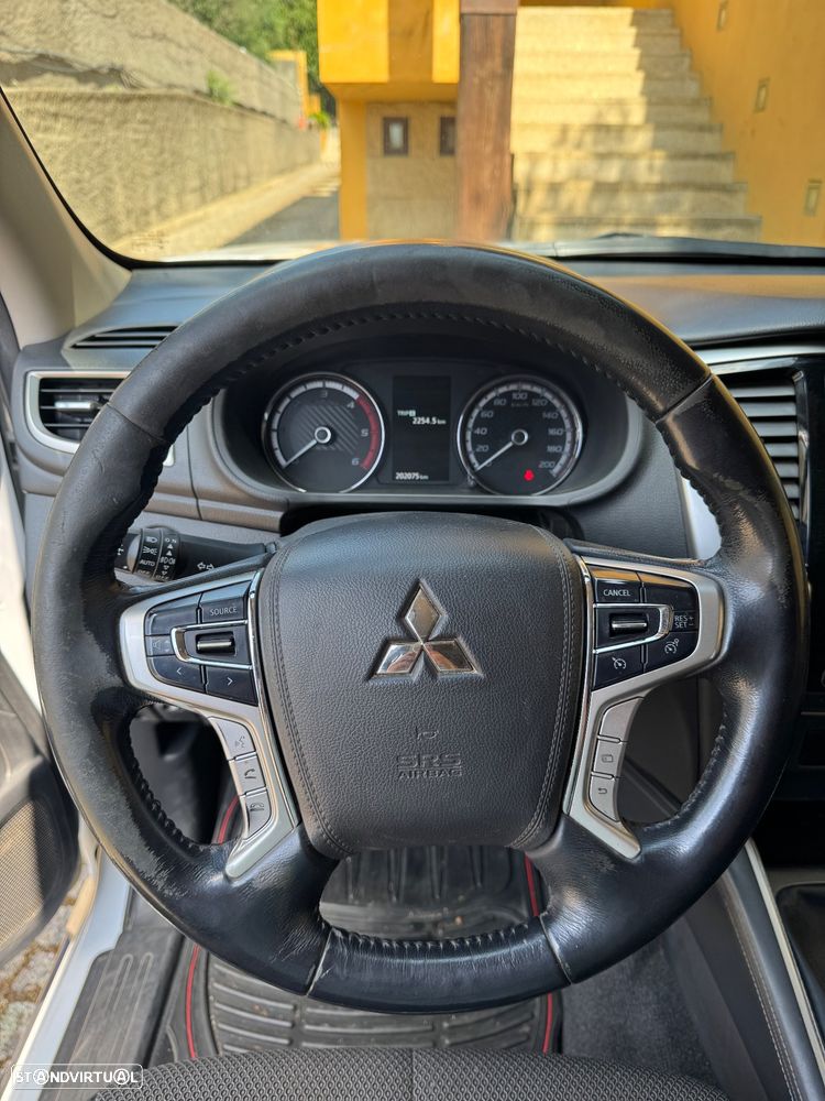 Mitsubishi L200 Pick Up 4x4 S&S Cabine Dupla Plus - 23