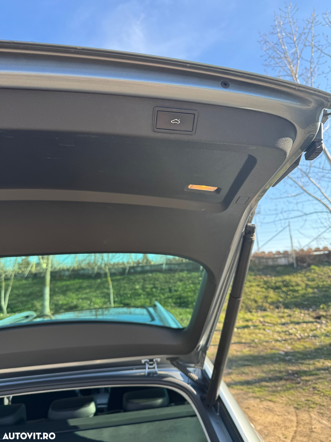 Skoda Superb 2.0 TDI DSG Premium Edition - 8