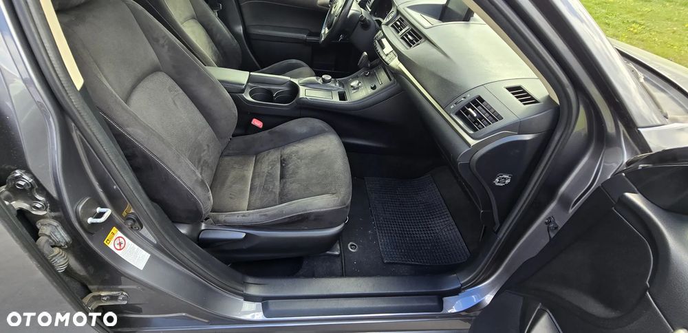 Lexus CT - 19