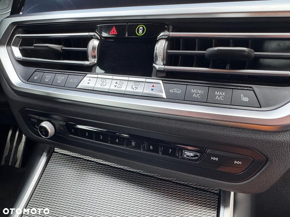 BMW Seria 3 318d M Sport - 22