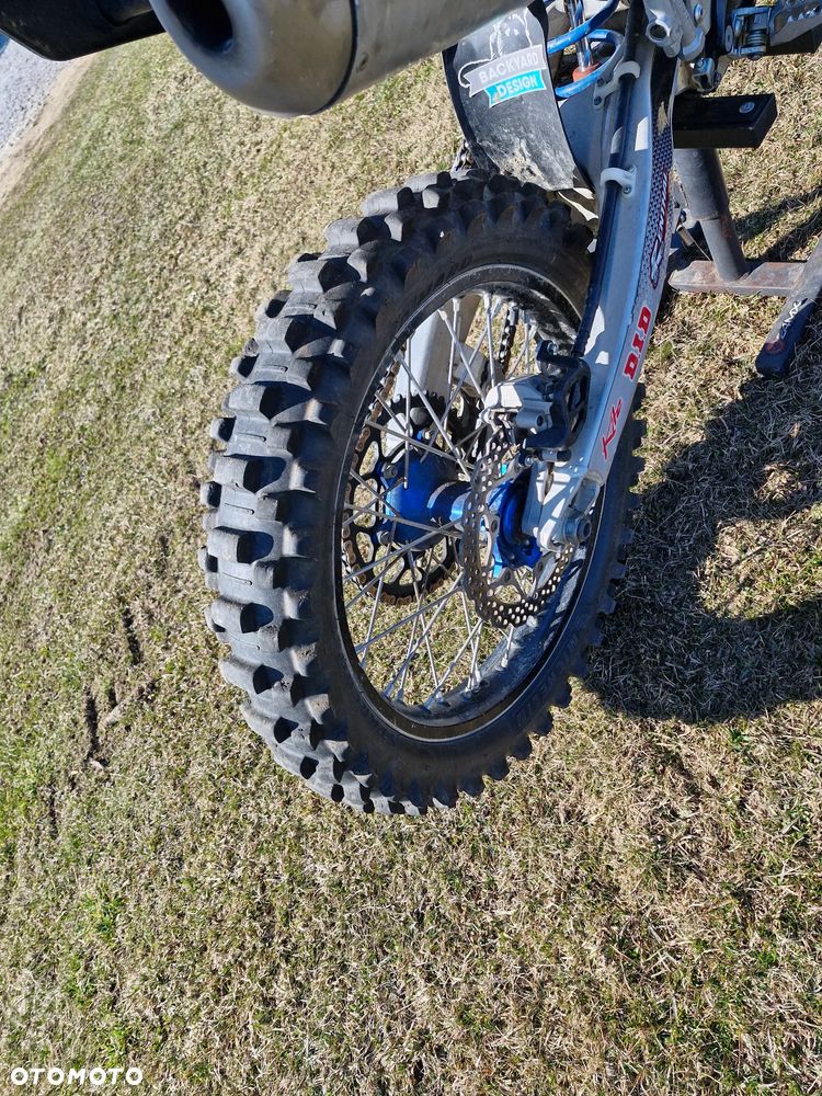 Yamaha YZF - 4